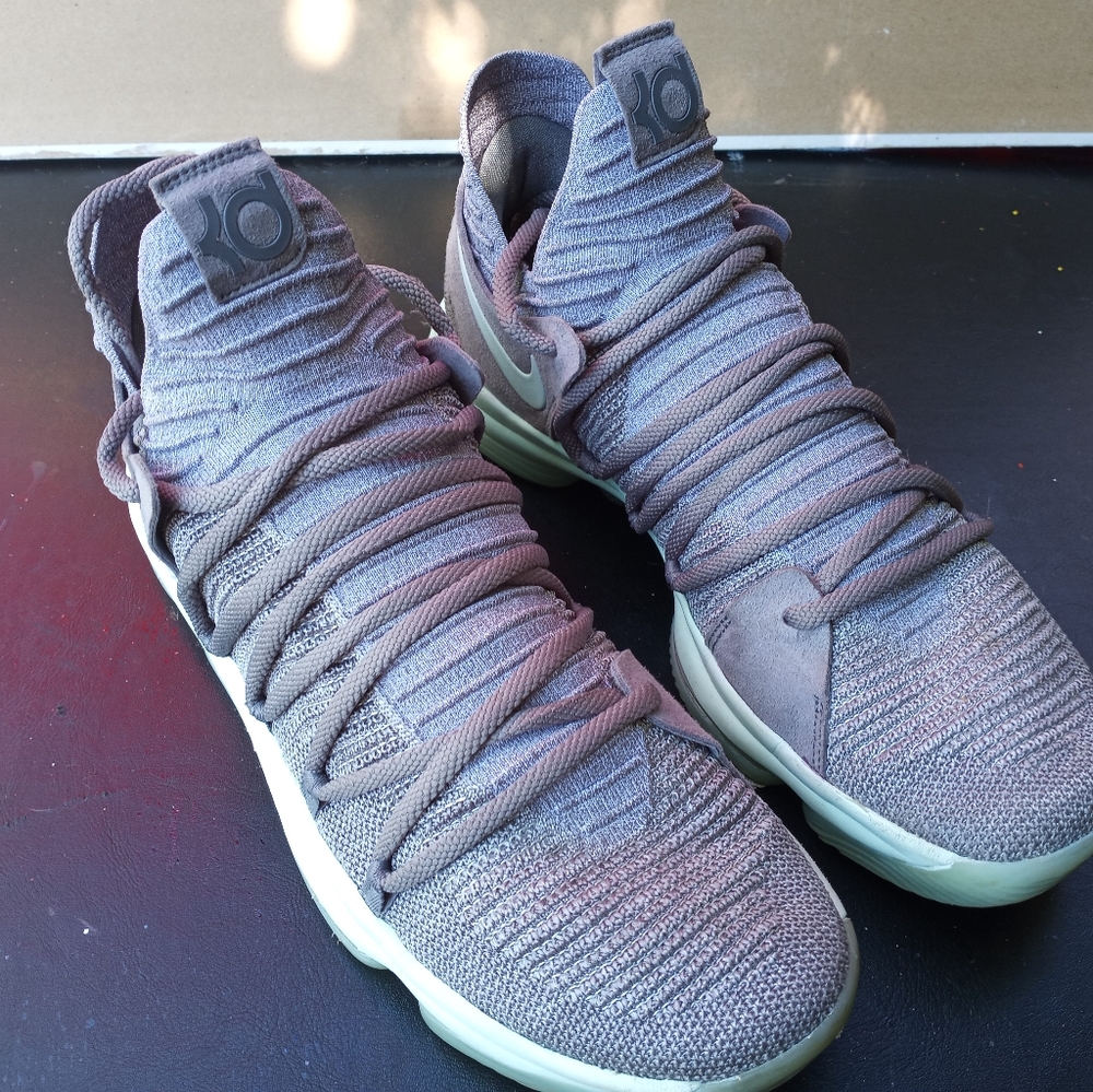 COPY - Nike KD 10 cool grey/igloo colorway 897815-002